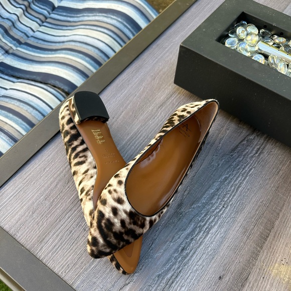 NWT Aquatalia Snow Leopard Haircalf Perla Flats - Picture 3 of 8
